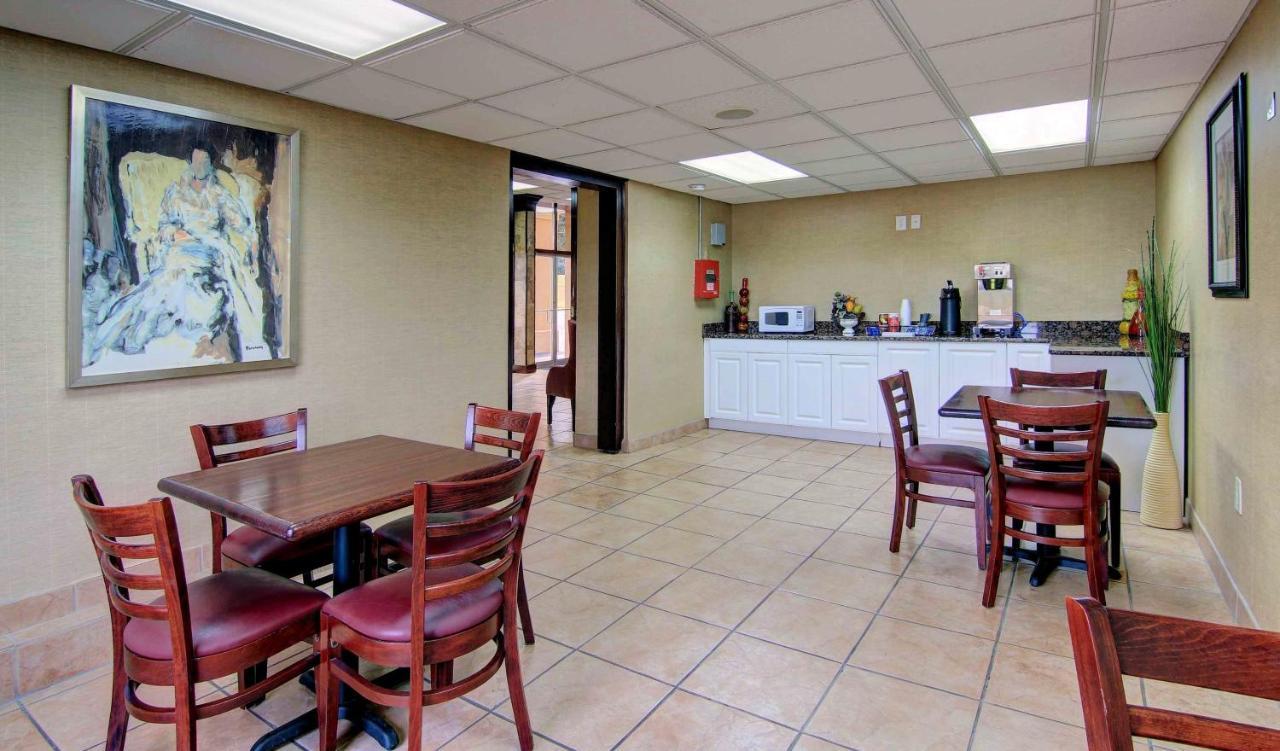 Red Roof Inn Atlanta - Six Flags Lodge West Екстер'єр фото