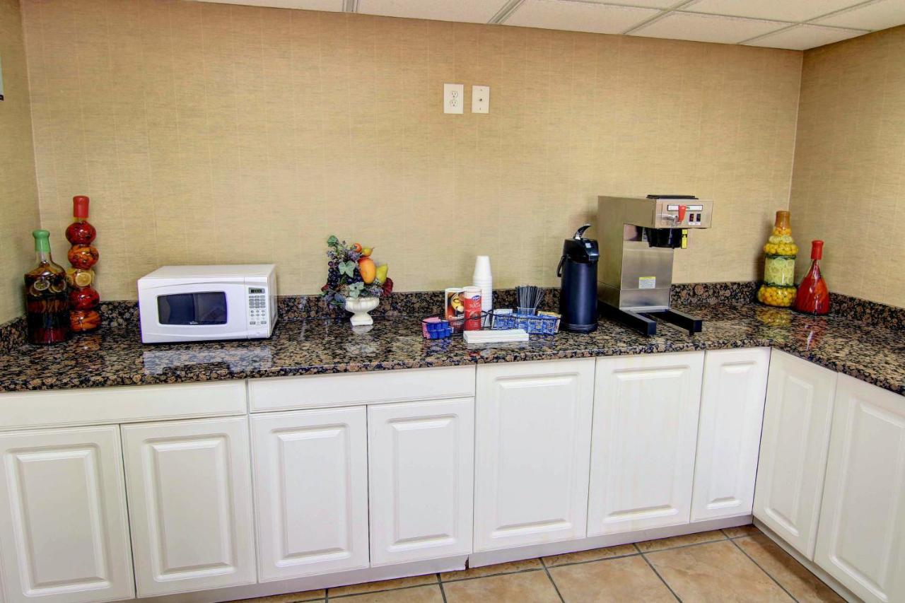 Red Roof Inn Atlanta - Six Flags Lodge West Екстер'єр фото
