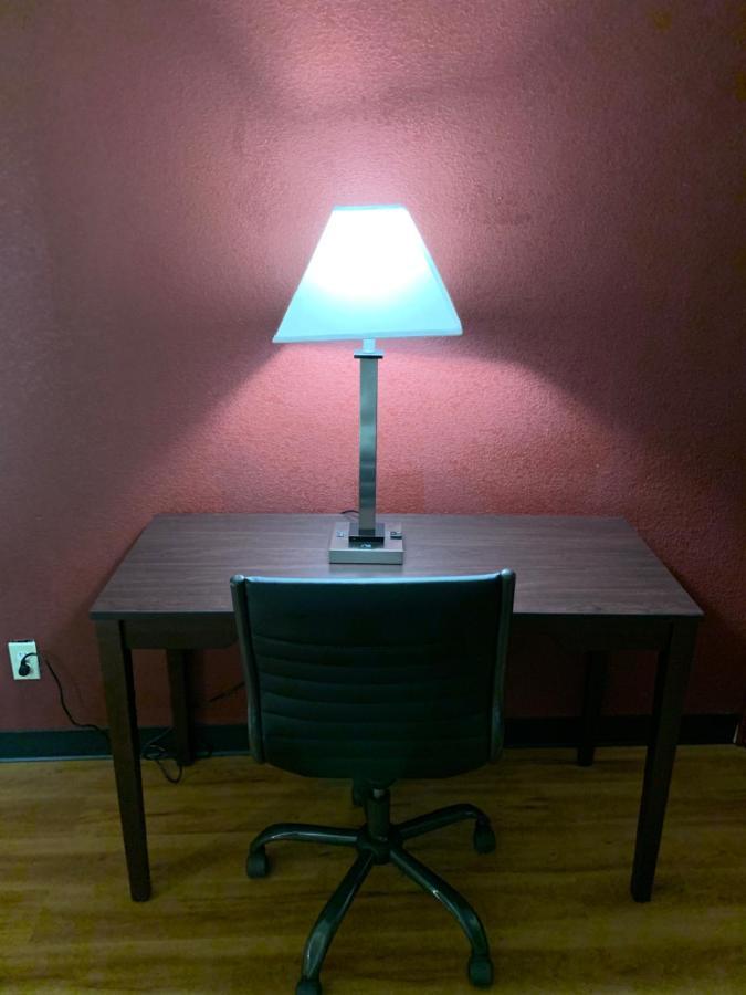 Red Roof Inn Atlanta - Six Flags Lodge West Екстер'єр фото