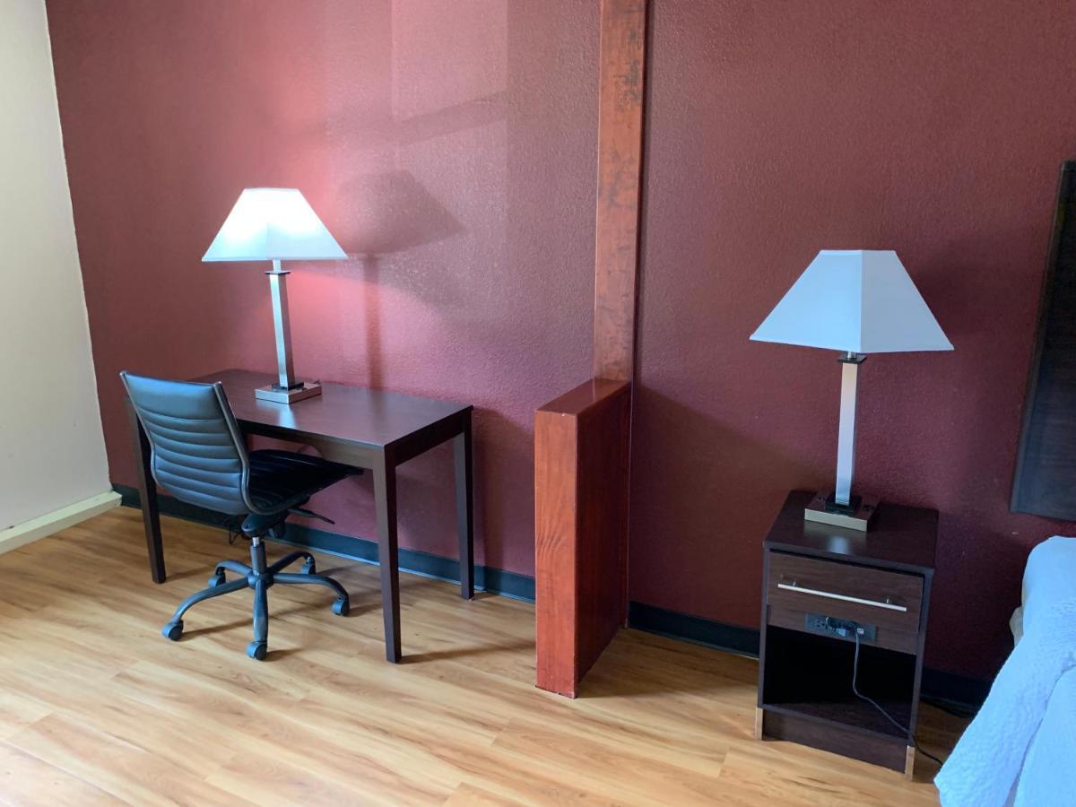 Red Roof Inn Atlanta - Six Flags Lodge West Екстер'єр фото