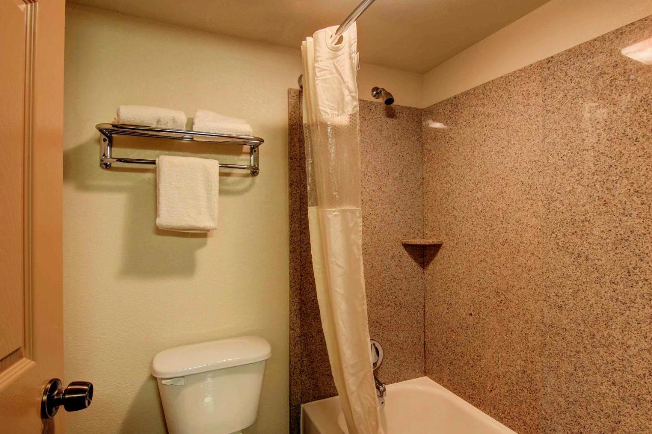 Red Roof Inn Atlanta - Six Flags Lodge West Екстер'єр фото