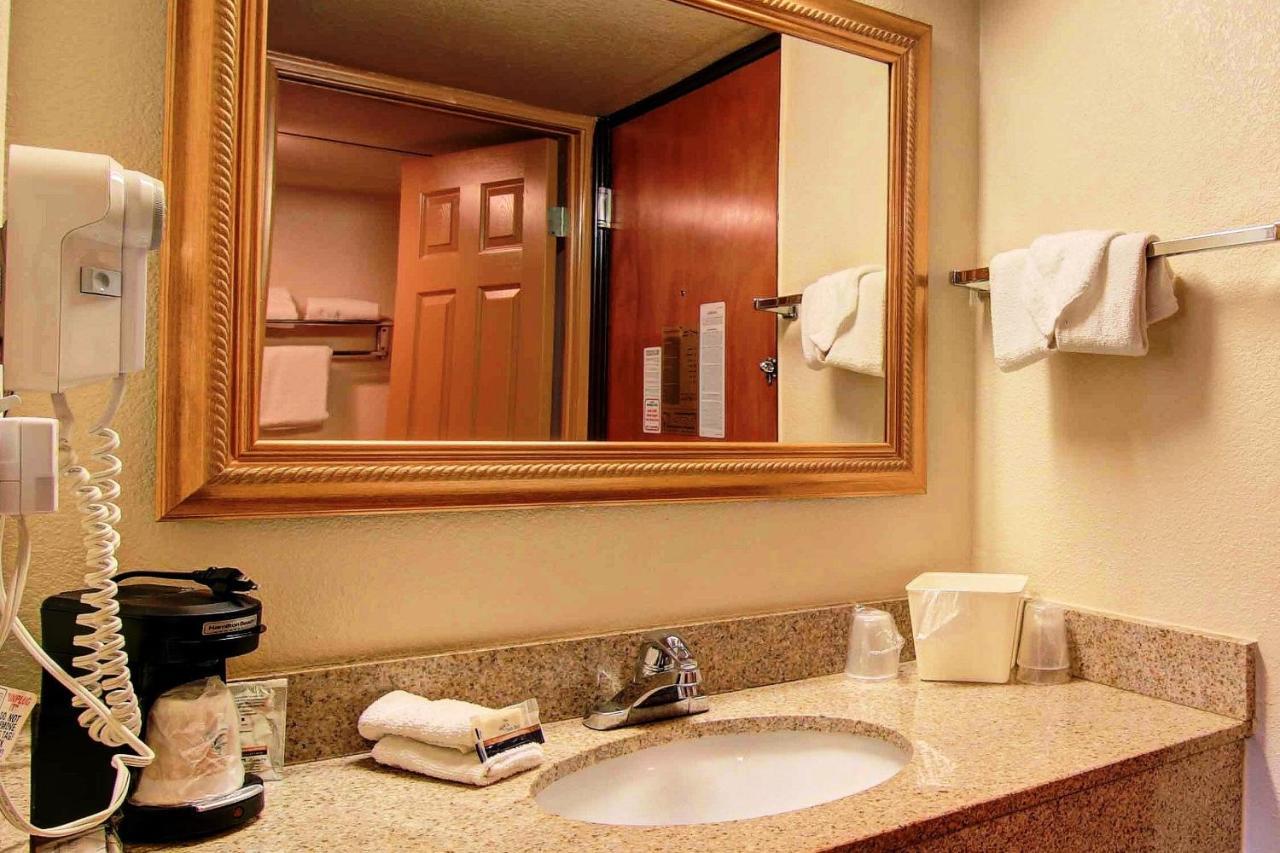 Red Roof Inn Atlanta - Six Flags Lodge West Екстер'єр фото